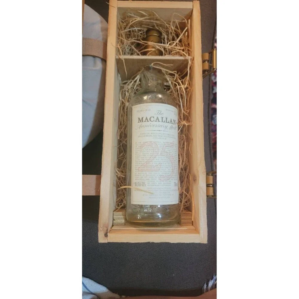 Macallan 25 Year Anniversary Malt Empty Bottle Unwashed Pristine Wood Box & Hay